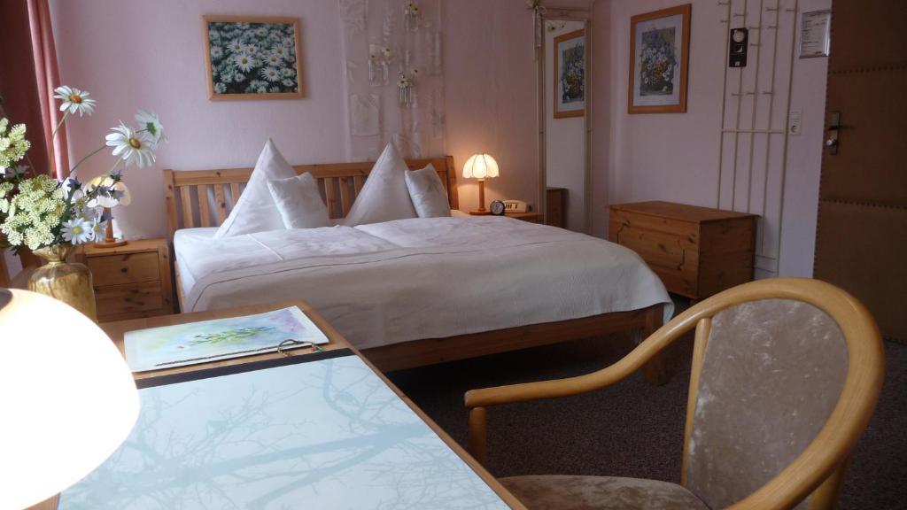 Logis L'Auberge Gutshof بيشوفسفيردا الغرفة الصورة