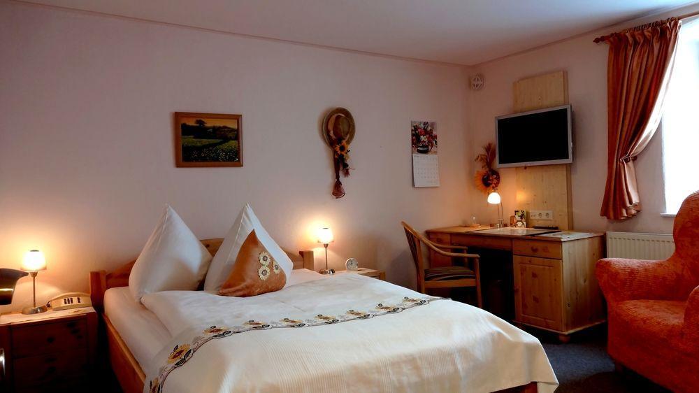 Logis L'Auberge Gutshof بيشوفسفيردا المظهر الخارجي الصورة