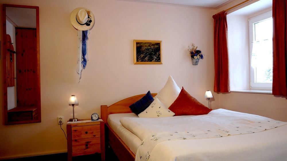 Logis L'Auberge Gutshof بيشوفسفيردا المظهر الخارجي الصورة
